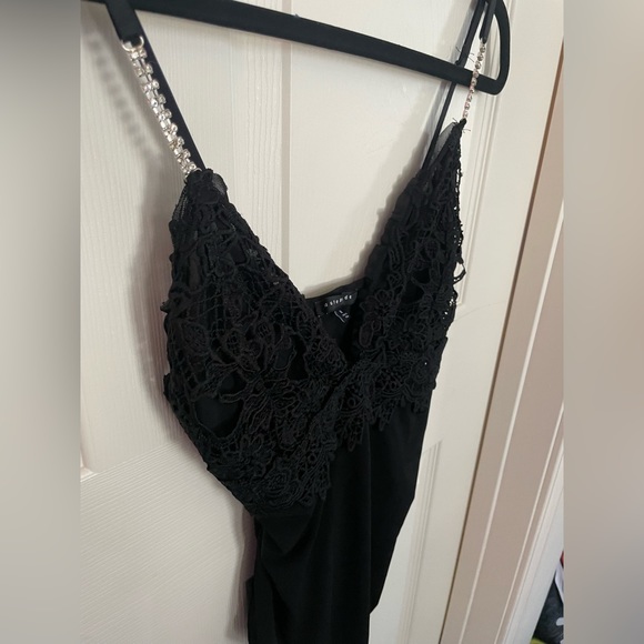 Black lacy bodysuit - Picture 2 of 8